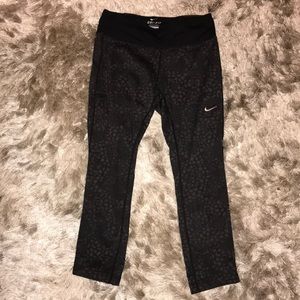 Nike cropped leggings